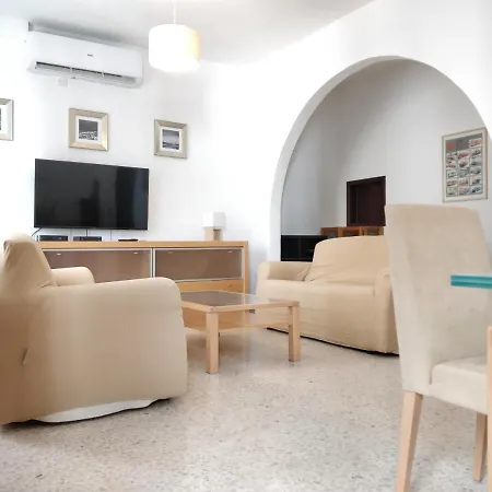 Large Close To Rocky Mcre1-1 *