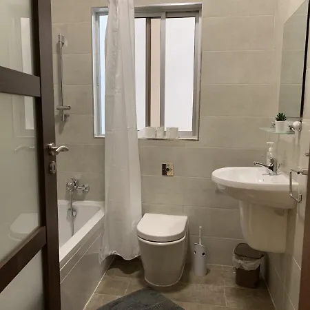 Large Close To Rocky Mcre1-1 Apartment Sliema