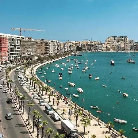 Large Close To Rocky Mcre1-1 *